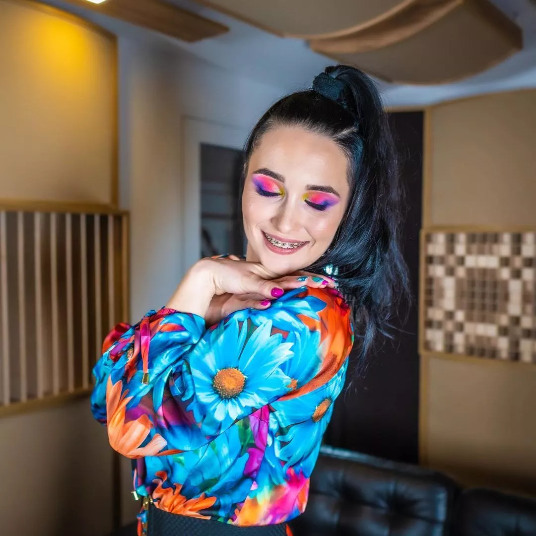 Wyjątkowa sesja gwiazdy disco polo - Emilii z Daj To Głośniej! Pojawiła się też bardzo ważna informacja!
